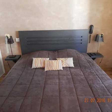 Hotel Mille Et Nuits D'aubrac Lacalm