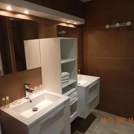 Hotel Mille Et Une Nuits D'aubrac *