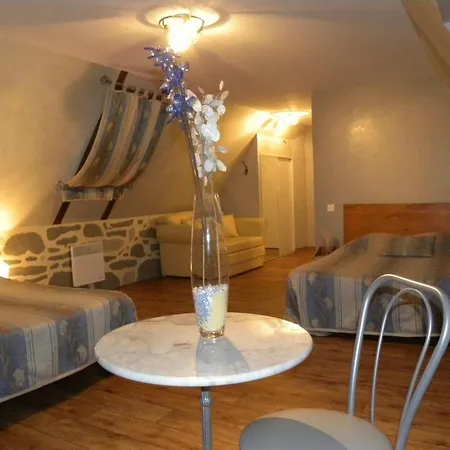 Mille Et Nuits D'aubrac Hotel
