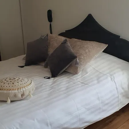Mille Et Une Nuits D'aubrac Hotel *